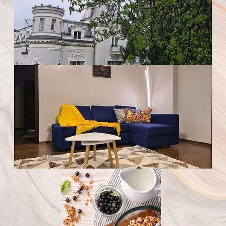 Holiday Apartments Bukares Bagian luar foto