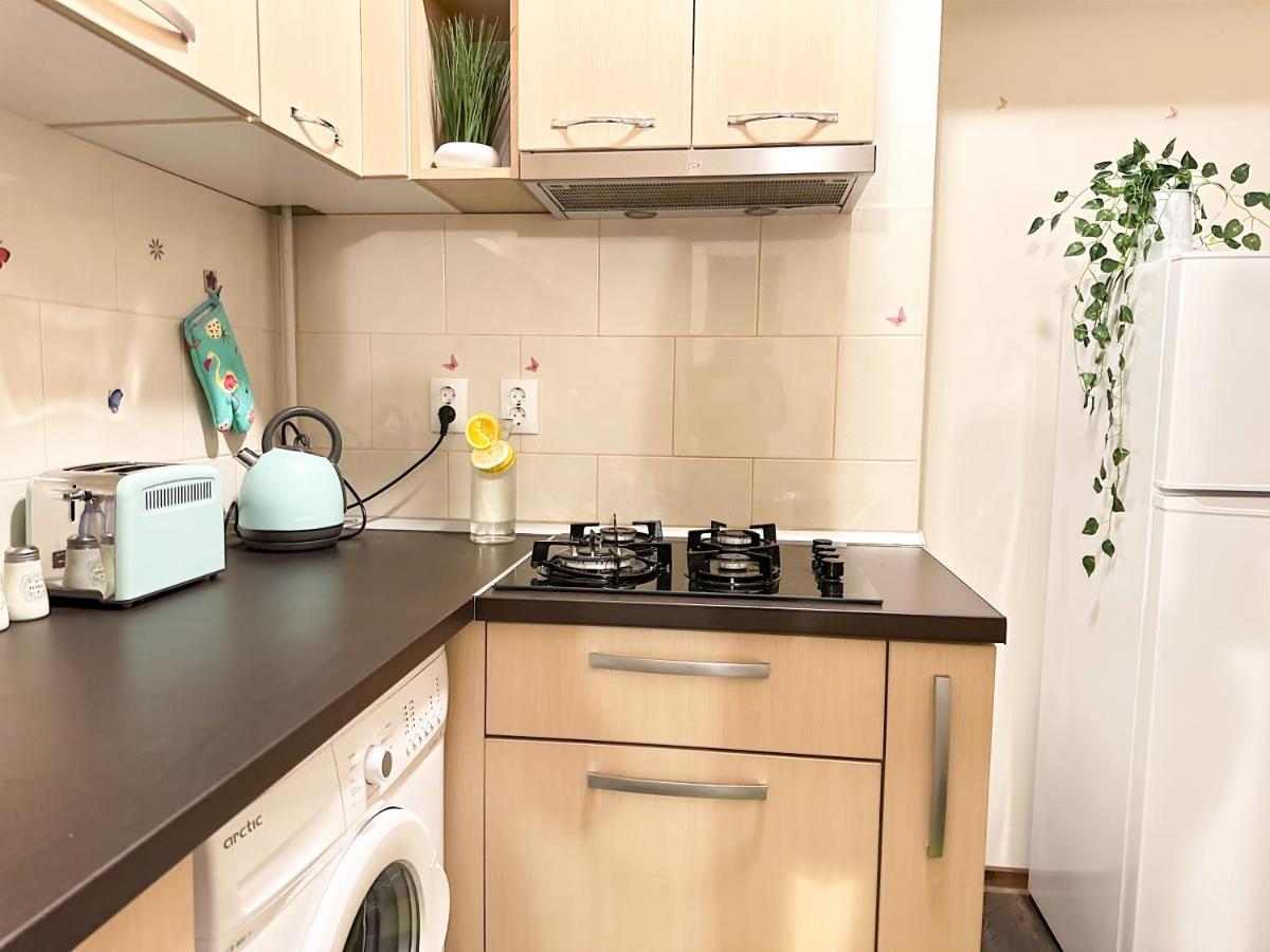 Holiday Apartments Bukares Bagian luar foto