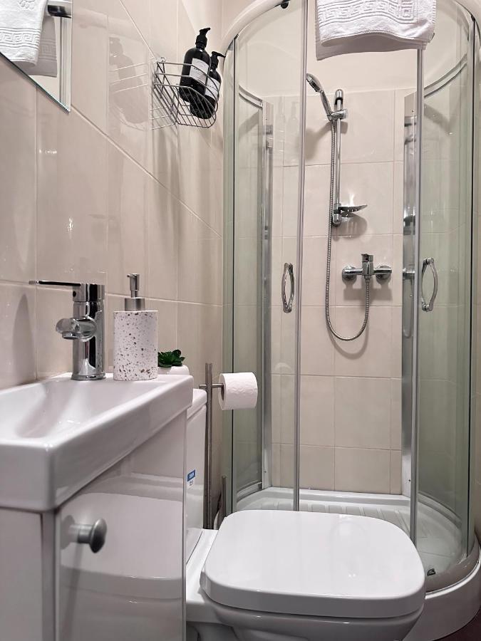 Holiday Apartments Bukares Bagian luar foto