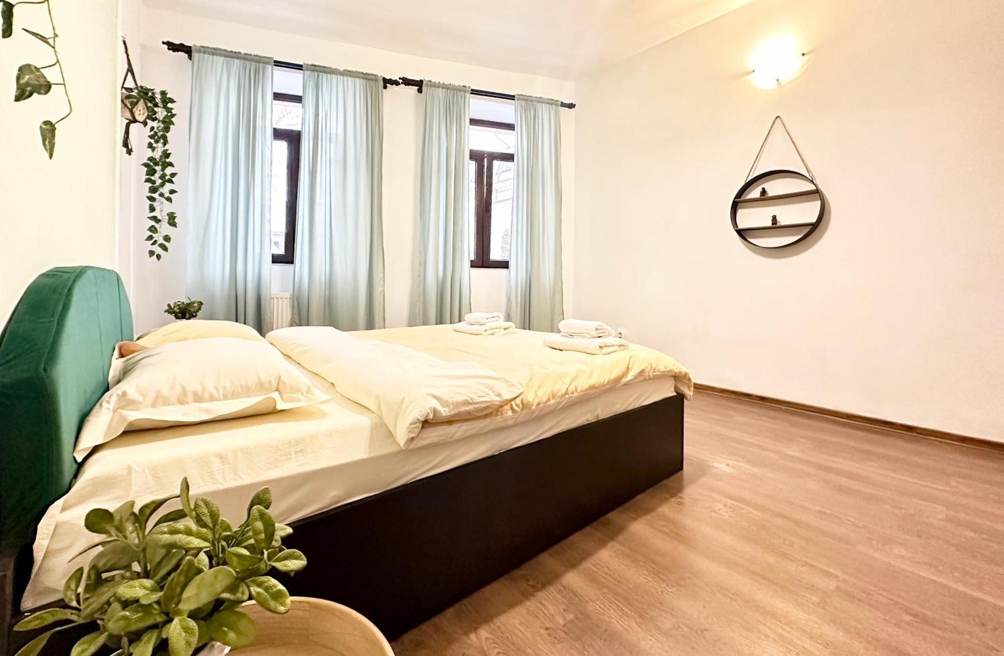 Holiday Apartments Bukares Bagian luar foto