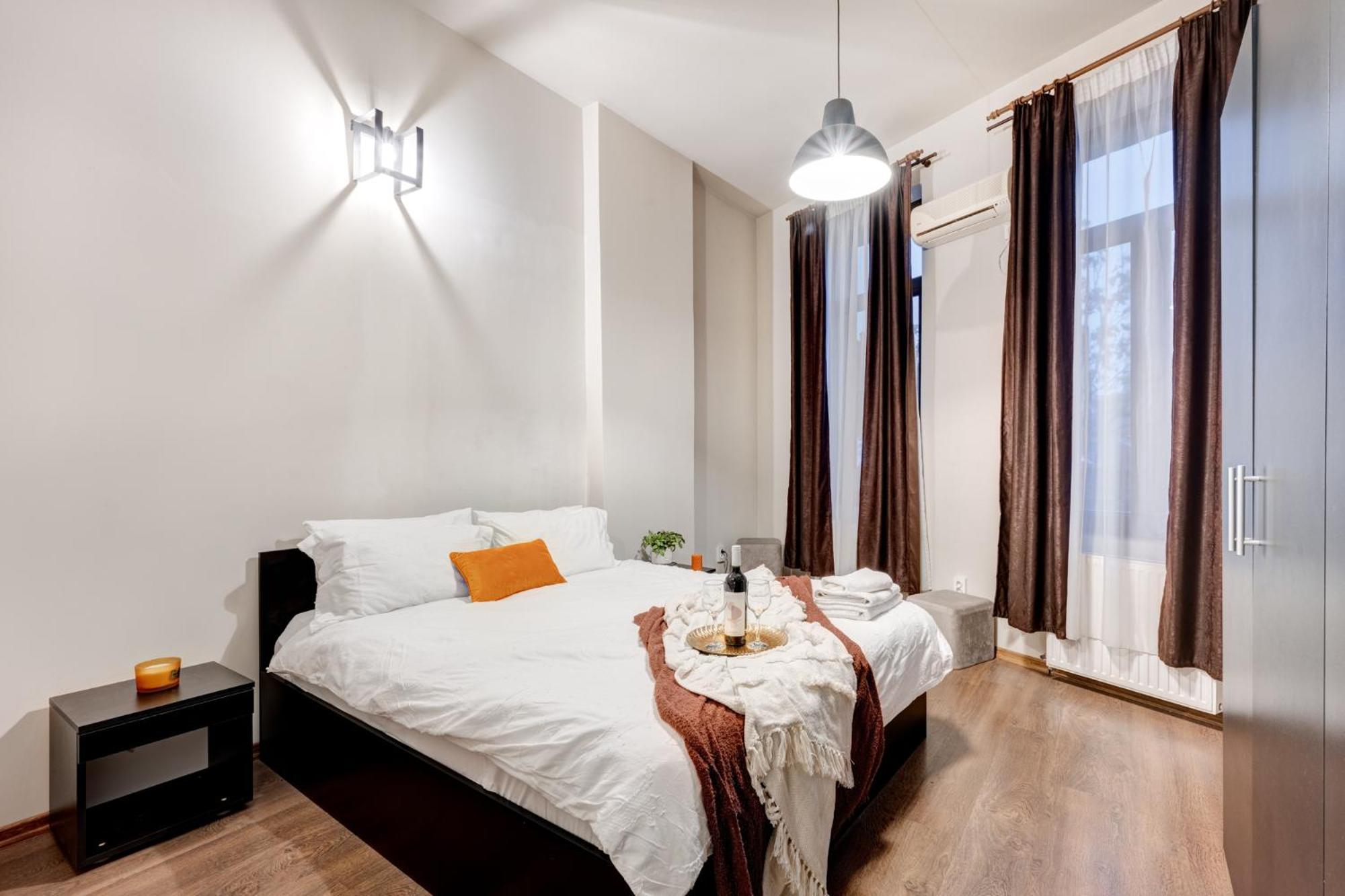 Holiday Apartments Bukares Bagian luar foto