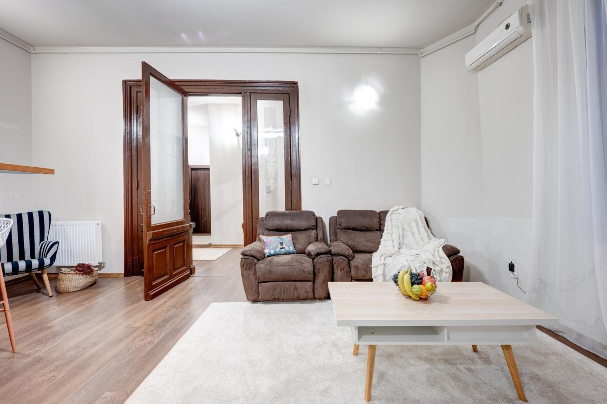 Holiday Apartments Bukares Bagian luar foto