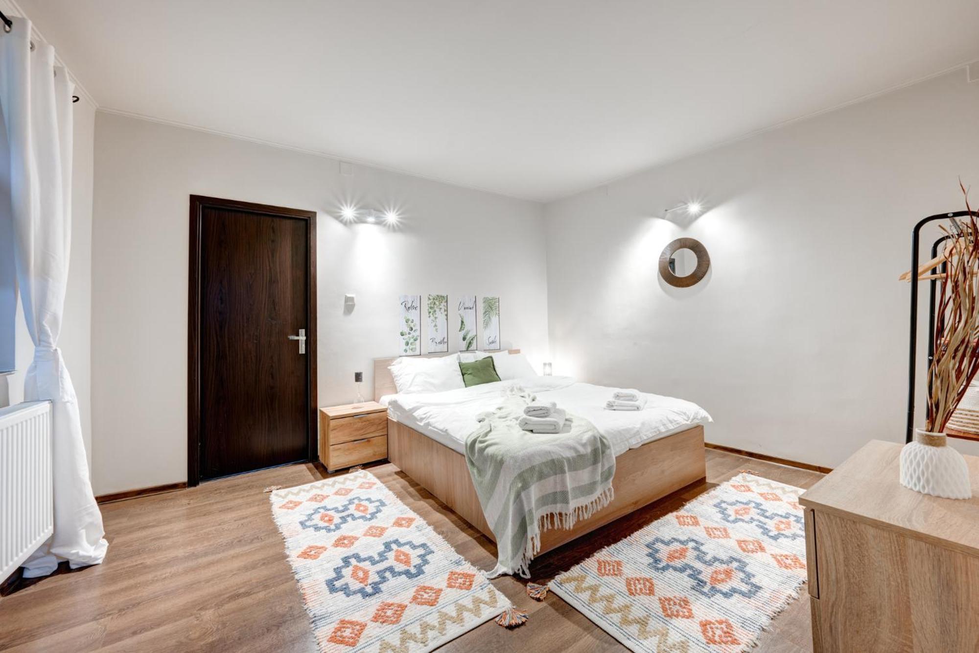 Holiday Apartments Bukares Bagian luar foto