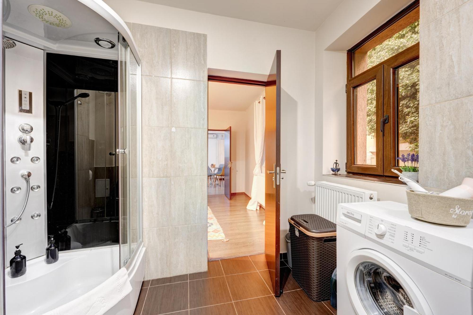 Holiday Apartments Bukares Bagian luar foto