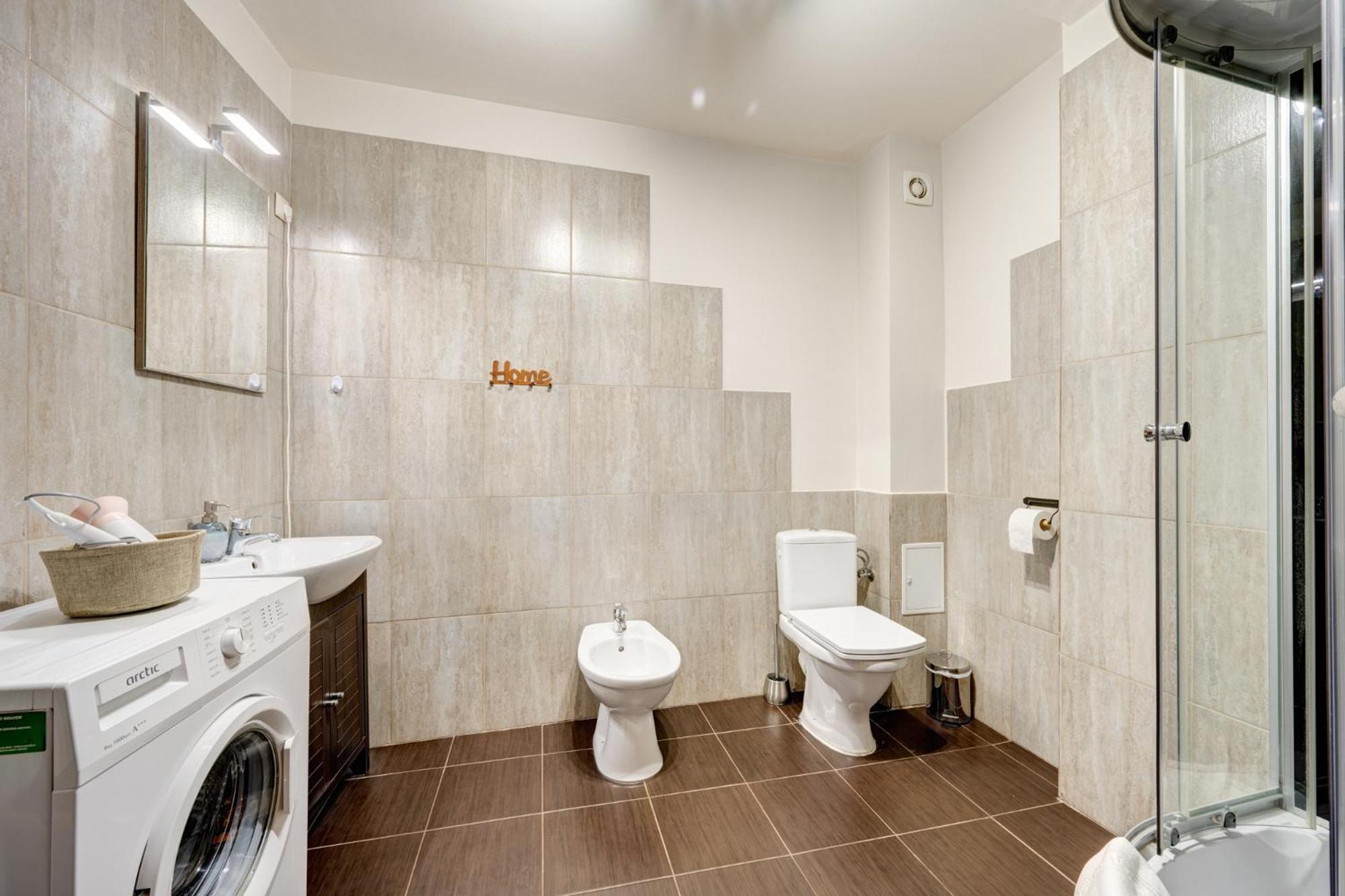 Holiday Apartments Bukares Bagian luar foto