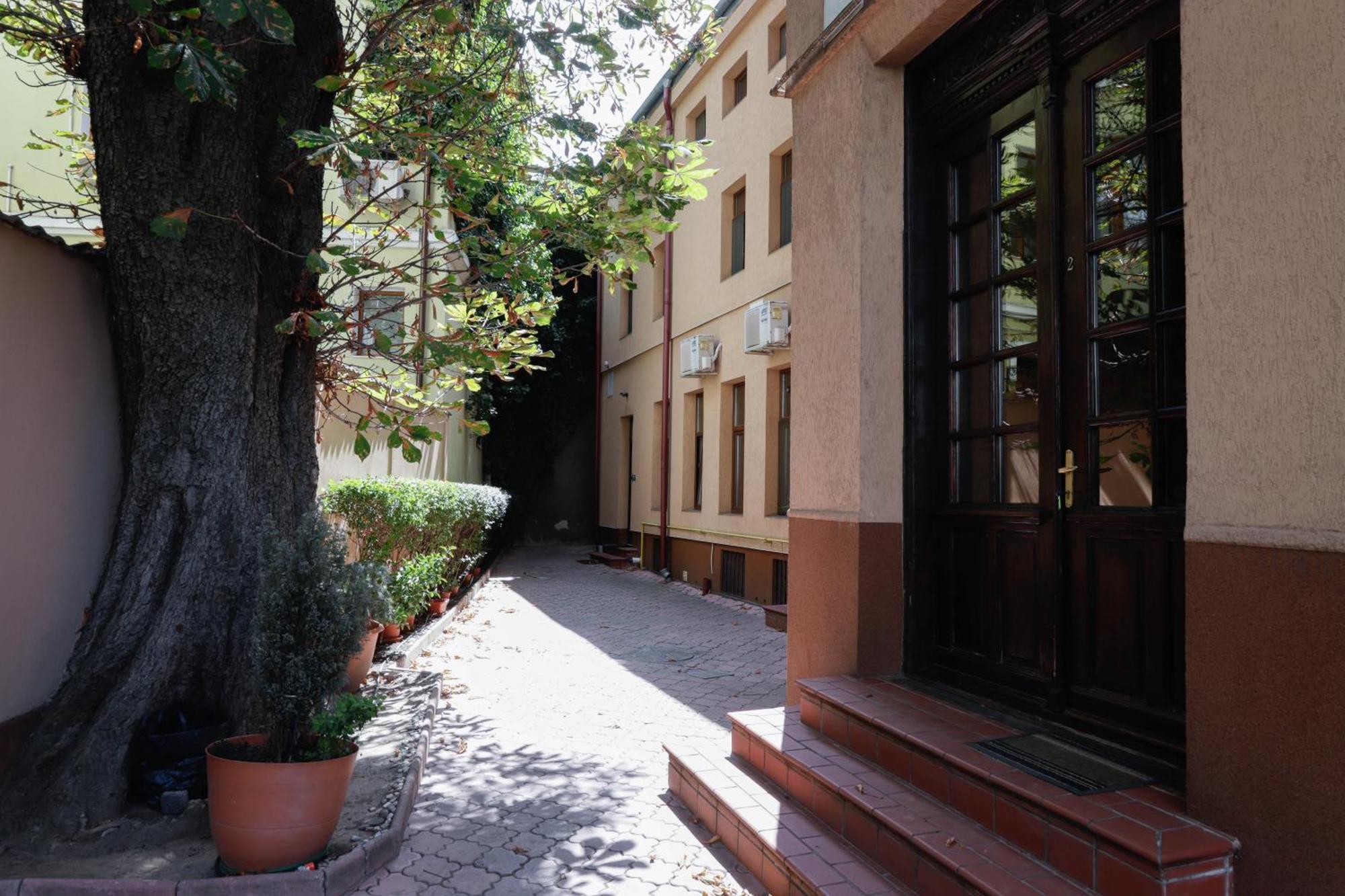 Holiday Apartments Bukares Bagian luar foto